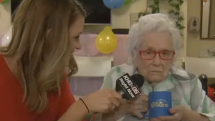 Kicsit sem örült a riporternek a 110 éves asszony a születésnapján