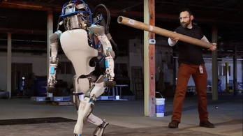 A robot, ami feláll, ha ellökik