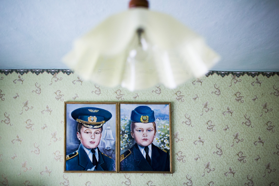 Falikép Popivkában az egyik énekes szobájának a falán.