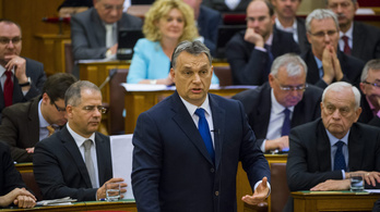 Milyen fiktív számláról beszélt Orbán Viktor?