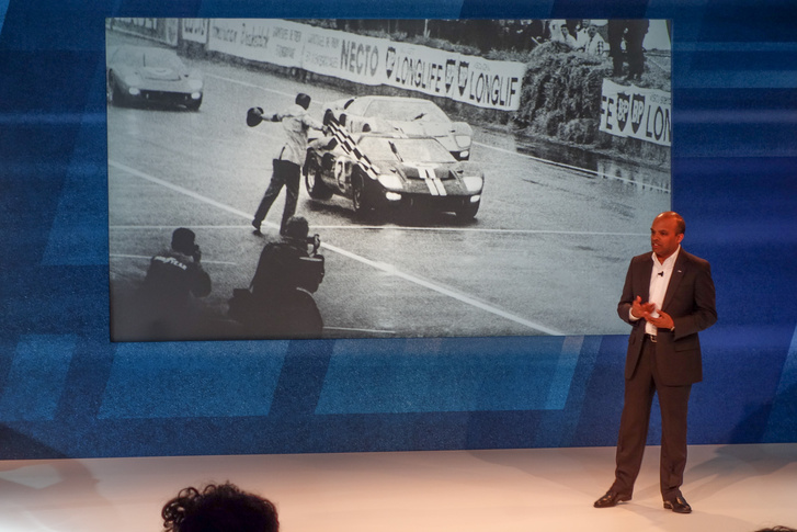 Raj Nair, a Ford műszaki vezérigazgatója és ügyvezető alelnöke, az európai Mustang-projekt motivátora