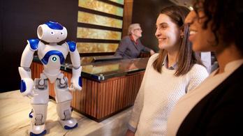 Robot dolgozik a Hiltonban