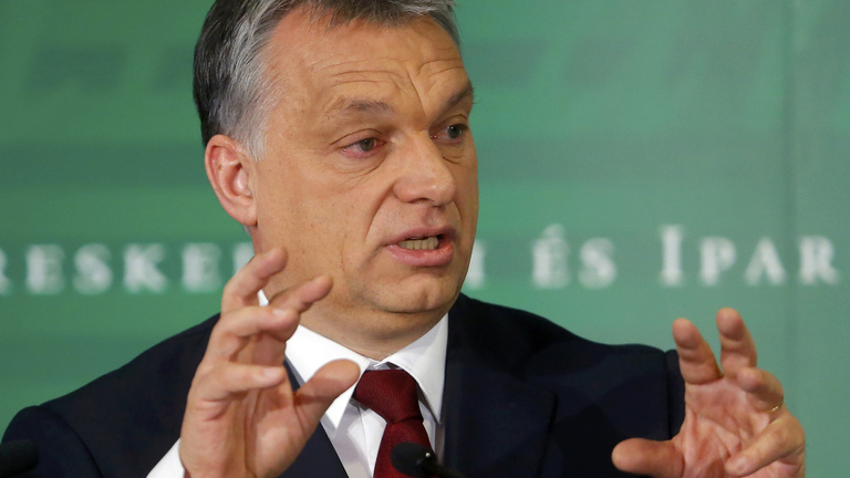 Orbán: Kettős bérrendszer jöhet jövőre