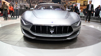 Tovább csúszik a Maserati sportkocsi