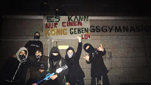 Vízipisztoly és lufibomba helyett igazi fegyverekkel harcoltak a középiskolások Kölnben