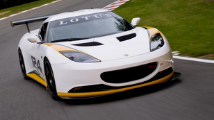 A Lotus ismét a Ferrarival versenyezne