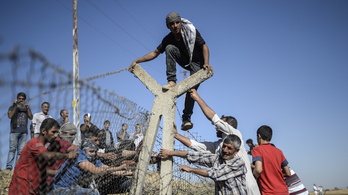 Tizenhat szír menekültet lőttek agyon a törökök a határon