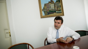 Palkovics lemondását követeli az antikorrupciós szóvivő