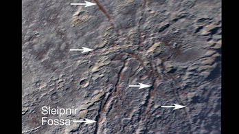 Pók alakú törésmintát találtak a Plútón