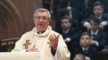 A katolikus püspöki karral senki sem egyeztetett, de sajnálják a boltzár visszavonását