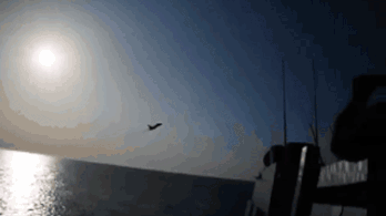 Orosz vadászgépek szimuláltak támadásokat egy amerikai hadihajó mellett