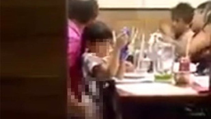 Étteremben molesztálta gyerekét egy apa, de lefilmezték