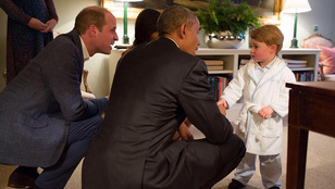 A Barack Obamát pizsamában üdvözlő György hercegtől biztosan elolvad