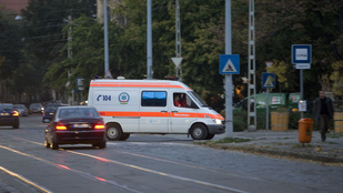 68 perc után ért ki a mentő, egy nő meghalt, de senki nem hibázott