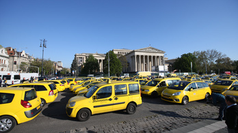 Tüntetnek a taxisok