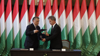 Négysávos utat és repteret ígért Orbán Békéscsabának