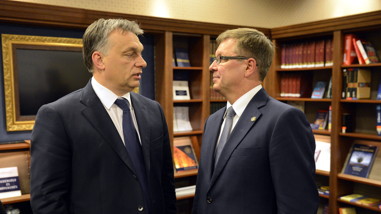 Orbán nevetve üzente: Matolcsy biztonságban van