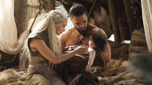Szerelem! Khal Drogo Instagramon üzent volt asszonyának