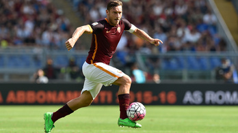 Totti még egy évig lehet a Roma futballagya