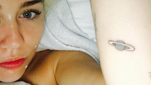 Miley Cyrus benézte, mit tetováltatott magára