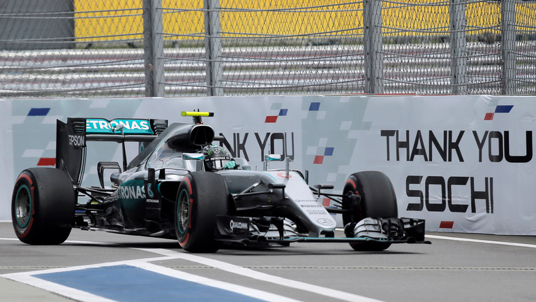Rosberg nyert, négyből négy idén