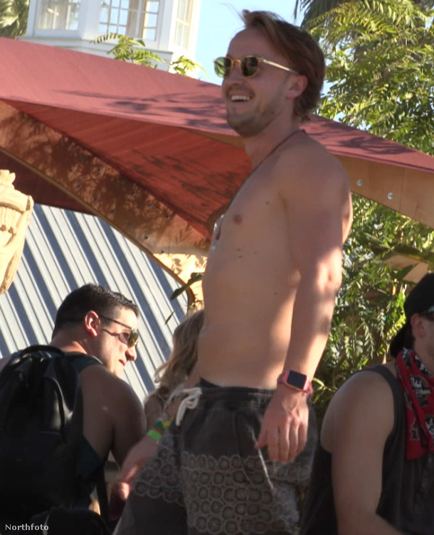 Draco Malfoyt játszotta a Harry Potterben, most a Coachella fesztiválon bulizik haverokkal