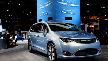A Chrysler is beszáll a Google önvezető autójába
