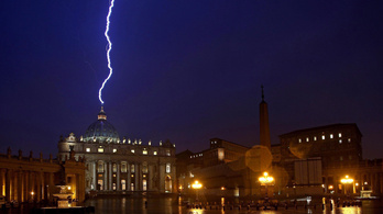 A katolikus egyház tiltotta a villámhárítót