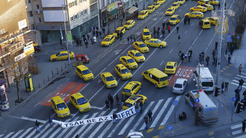 A taxisok kedden Ferihegyet torlaszolják el