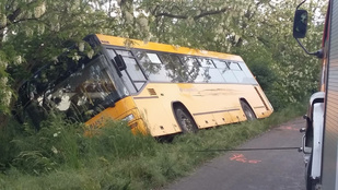 Busz vs furgon: 9 sérült