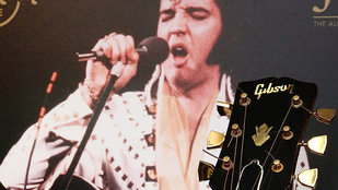 Elvis Presley gitárja 93,7 millió forintért kelt el