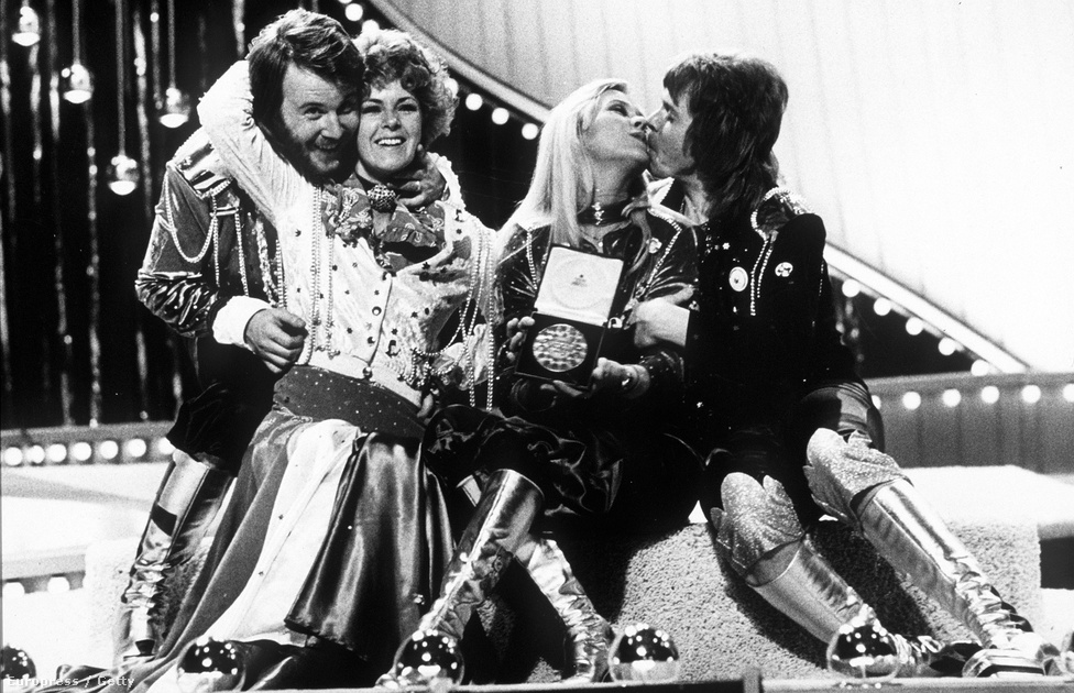 Máig az Eurovízió történetének legmeghatározóbb győzteseként említik az ABBA-t, ami verseny után vált világhírűvé. Sok szempontból minden eurovíziós dal kvintesszenciája a Waterloo, egy olyan dal, amihez még a 2016-os versenyen is visszanyúlt versenyző. Ennek köszönhető, hogy még évekig fiú-lány vegyes popcsapatokkal volt tele a mezőny.