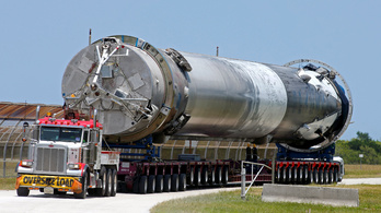 Brutális a SpaceX újrafelhasználható rakétájának leszállása