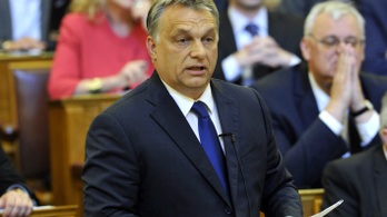 Orbán papírból reagált, mikor Habony Árpádról kérdezték