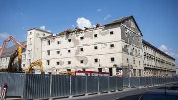 Leállították az egykori Radetzky-laktanya bontását