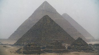 Szkennerek pásztázzák az egyiptomi piramisokat