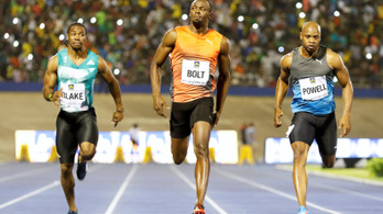 Usain Bolt botladozva is faképnél hagyja a mezőnyt