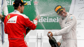 Hamilton és a Mercedes mesteri, együtt verték a Ferrarit Kanadában