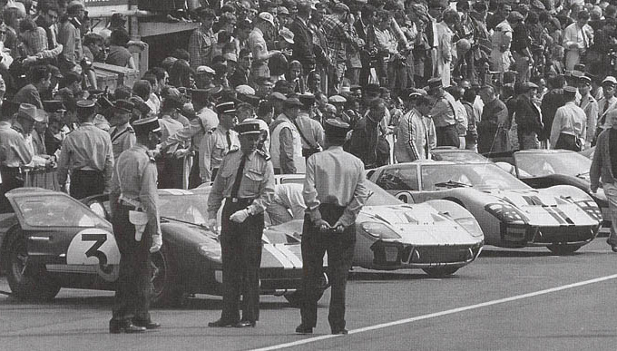 '66-ban még a "Gentlemen, start your engines!" stílusában ment a rajt Le Mans-ban