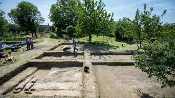 Dzsámi romjaira bukkanhattak Szigetvárnál