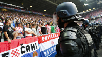 100 ezer euróra megbüntette a horvátokat az UEFA