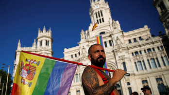Madridban gigantikus buli volt a Pride, a felvonulókat a polgármester fogadta