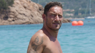 Totti sármja Szardínián is visszaveri a napsugarakat