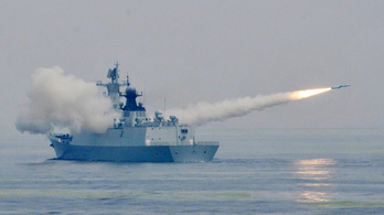 Kína hadihajókkal készül a hágai döntésre