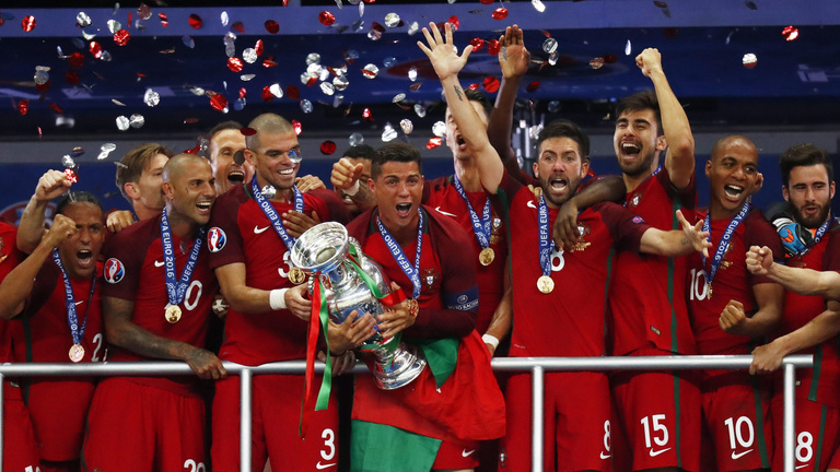 Portugália hosszabbításban nyerte történelmi aranyát