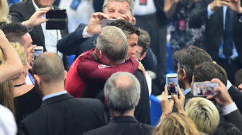 C. Ronaldo csókkal üdvözölte élete edzőjét