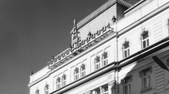 Miért van kinn Moszkva szimbóluma a Magyarok Világszövetsége székházán?