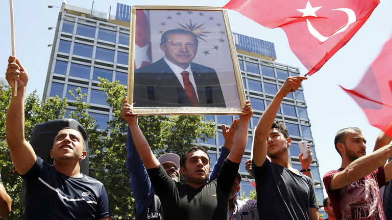 A legvadabb elméletek a török puccsról