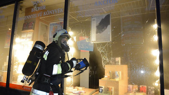 Kiégett egy könyvesbolt a Rákóczi úton