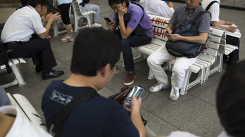 Japánból felvásárolják a világ mobiliparát